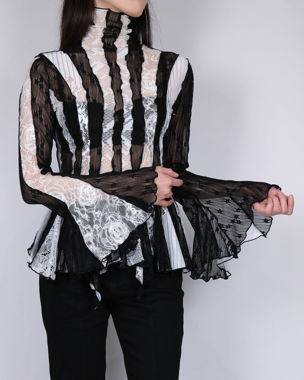 LOST FRAGMENT TOP — BLACK/WHITE