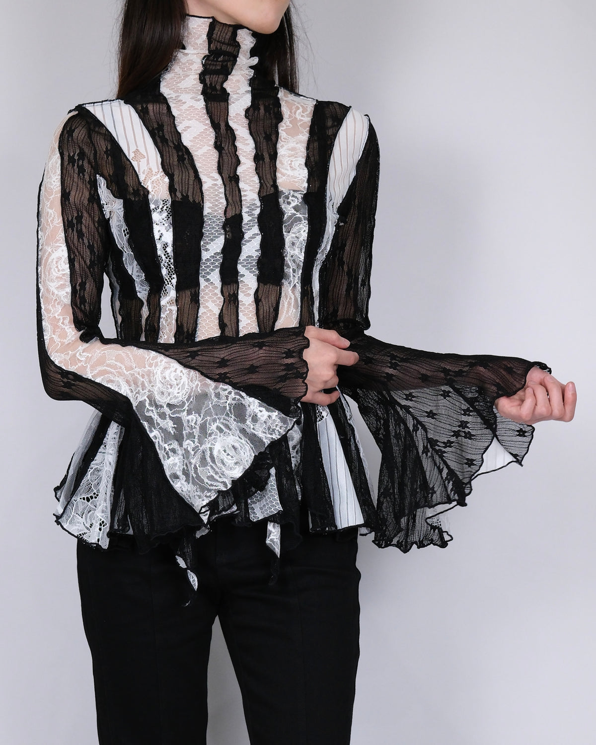 LOST FRAGMENT TOP — BLACK/WHITE