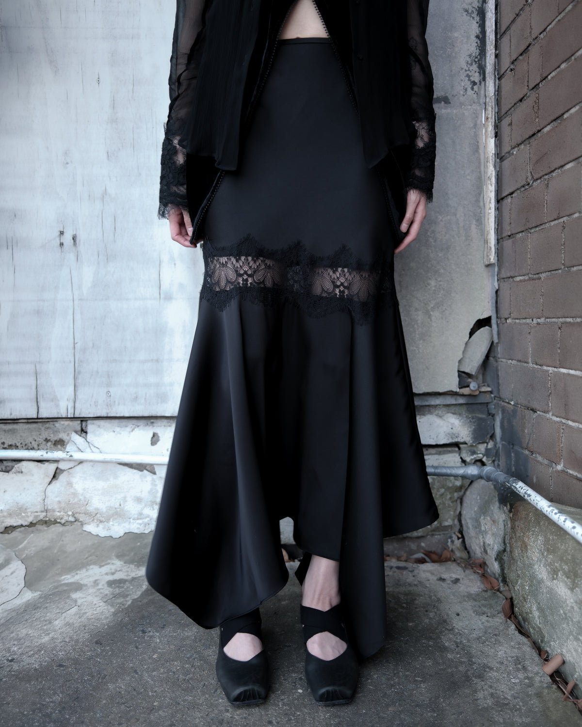 NOCTURNE LACE PANEL SKIRT