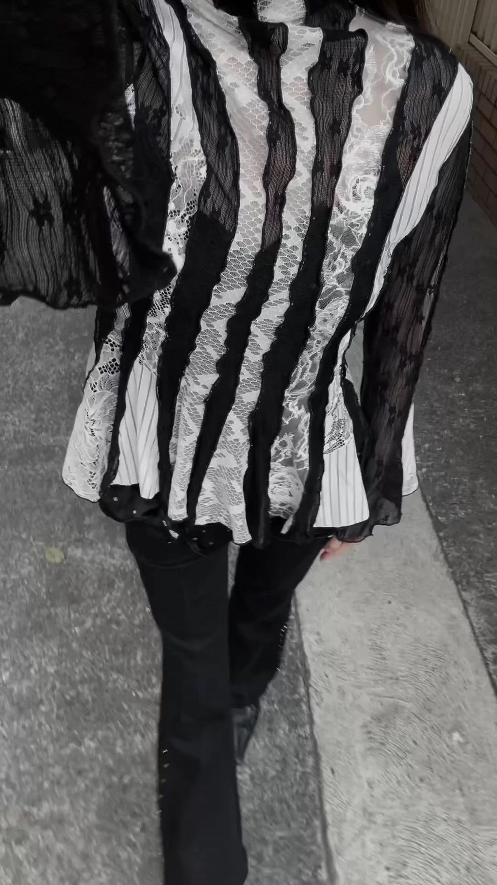 HAUT FRAGMENT PERDU — NOIR/BLANC